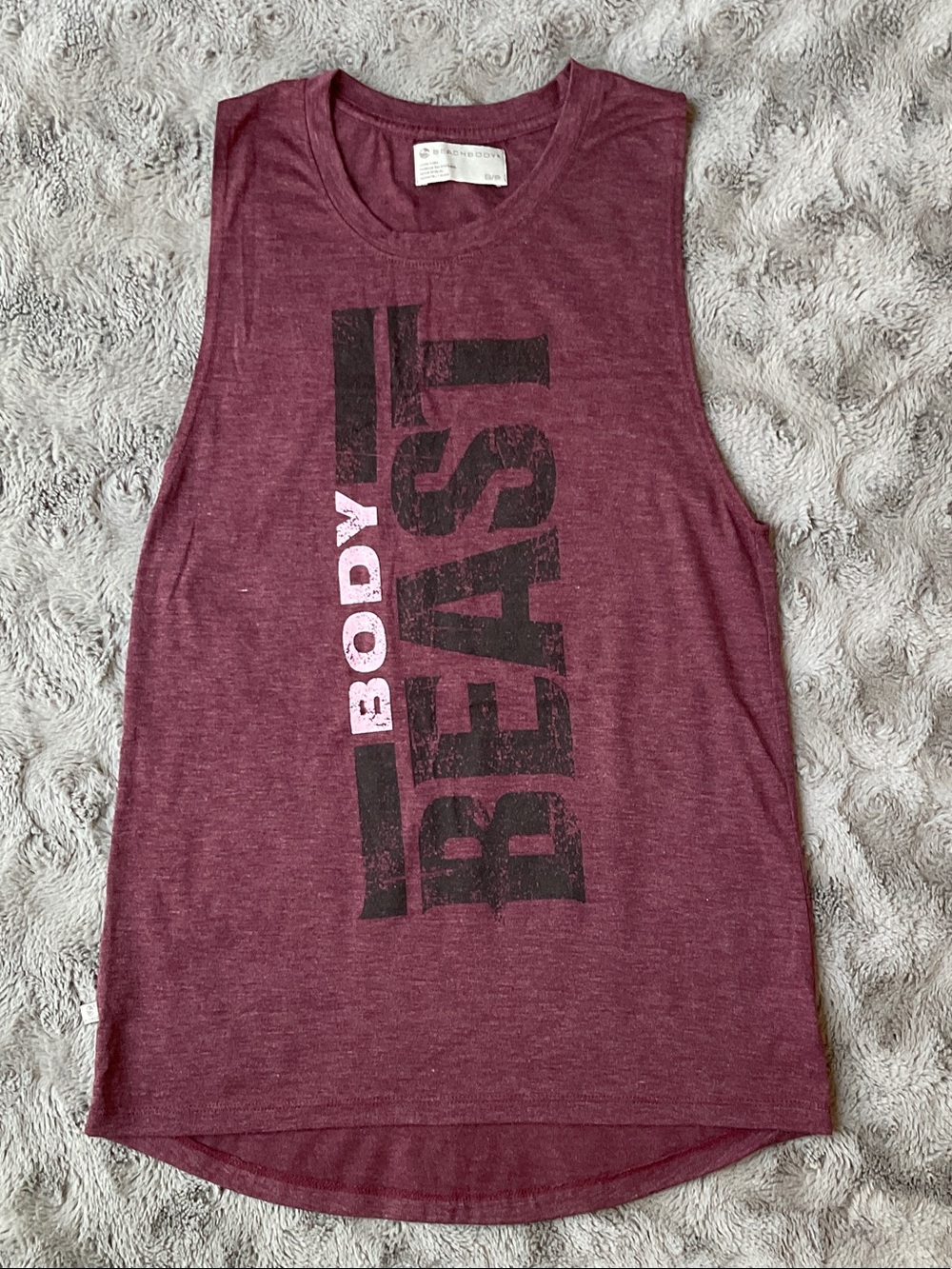 Beachbody Women’s Muscle Tee in Burgundy with Black Graphic